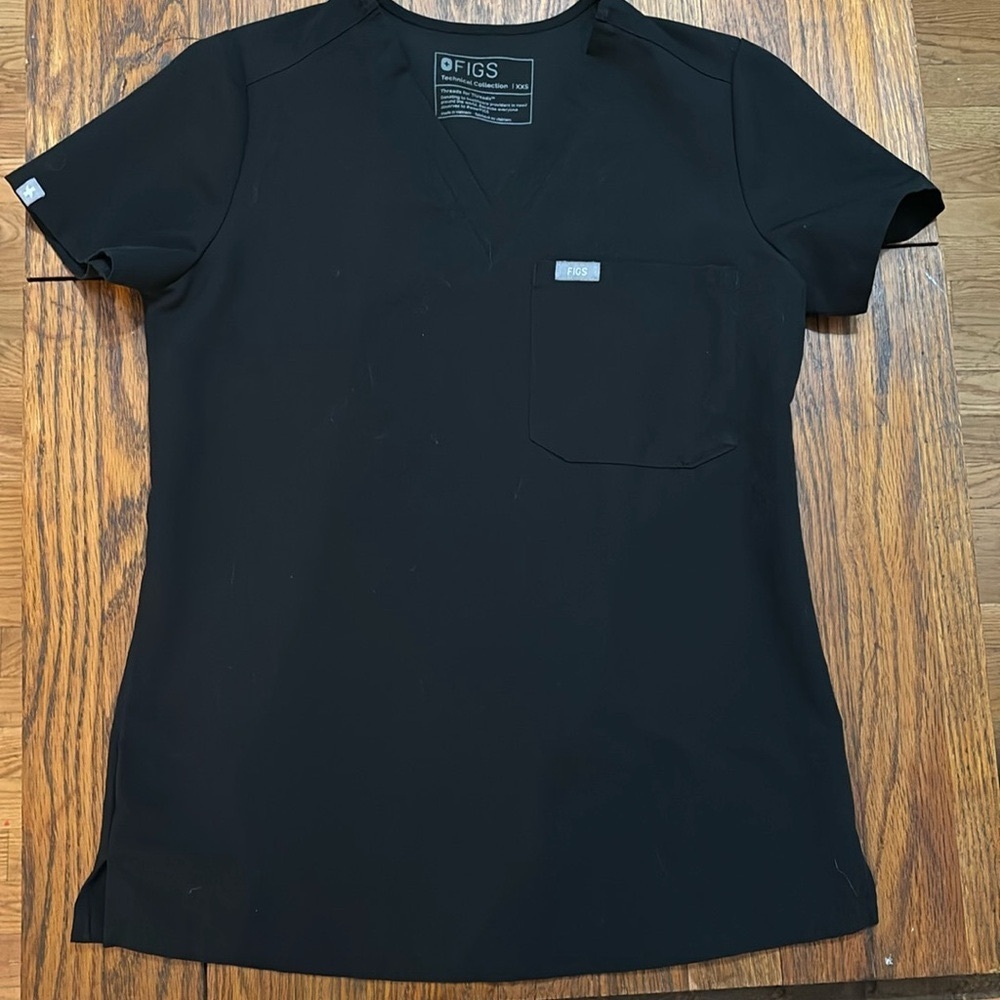 FIGS 🩺 Catarina One Pocket Black Scrub Top XXS